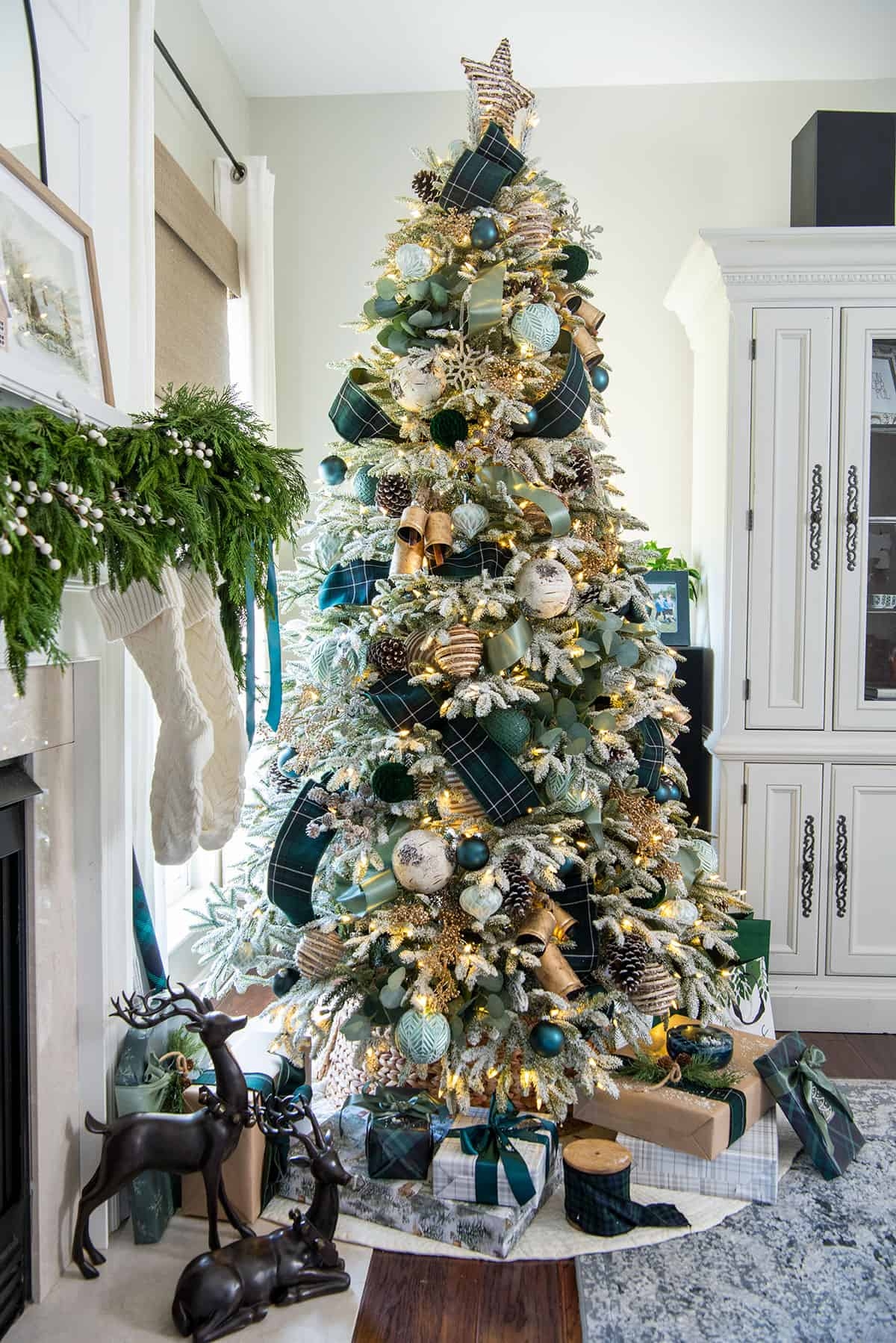 Cottage Style Green Christmas Tree Decorations Craving Some 