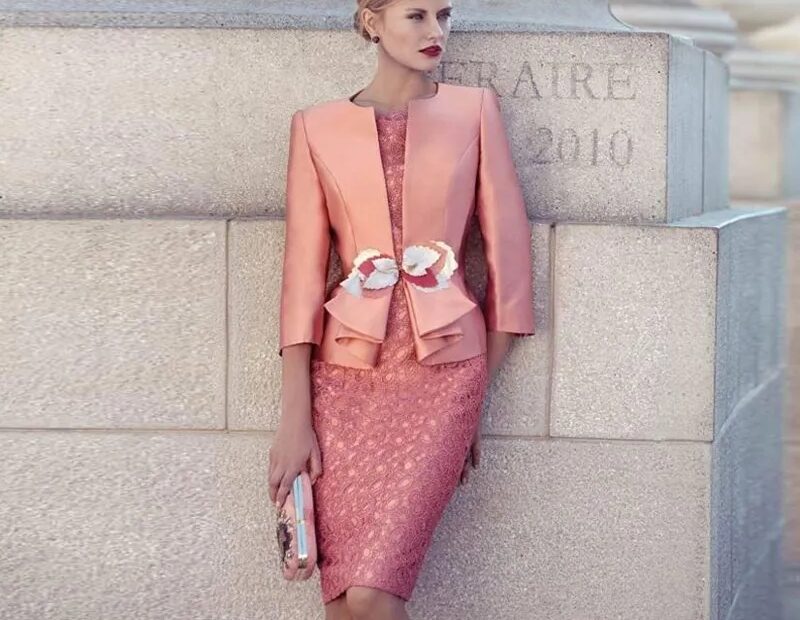 Elegant Coral Lace Mother Of The Bride Dresses With Jackets Jewel Neckline Knee Length Sheath Wedding Guest Dress For 2024