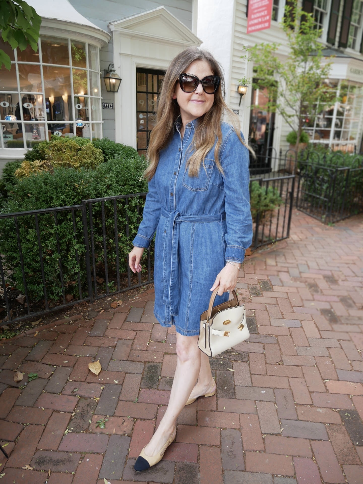 Neutral Options Are Perfect To Wear With A Royal Blue Dress